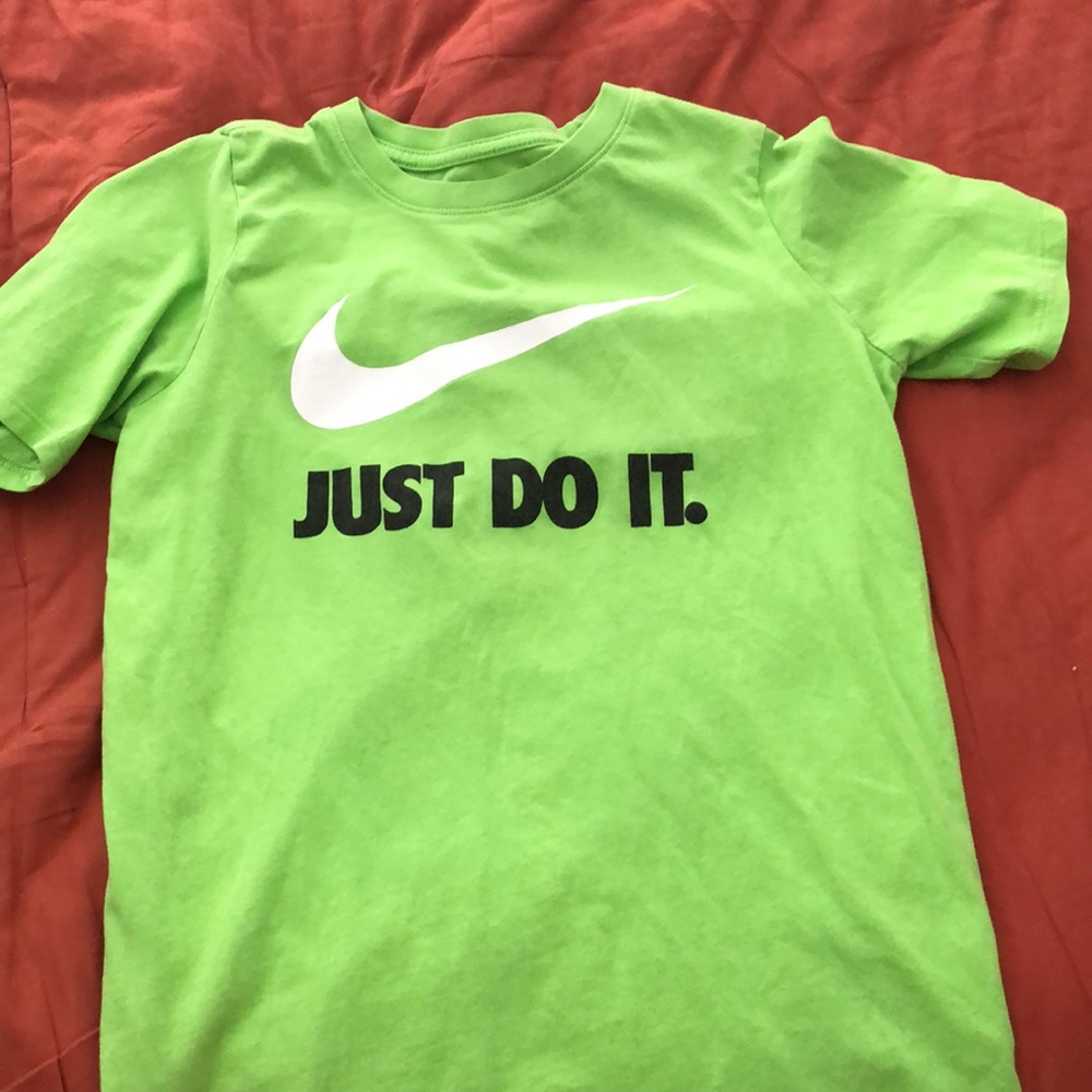 Nike shirt 10-12 boys